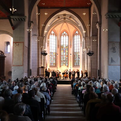 Bild vergrern: Auftakt des ersten Kaufunger Konzertes 2023 (Kultursommer Nordhessen) in der ausverkauften Stiftskirche.