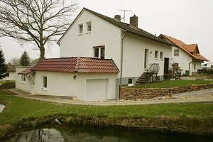 Bild der Privatpension Grabow mit Sicht auf die Geb&auml;udevorderseite