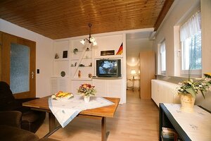Bild der Privatpension Grabow mit Wohnstube und Blick auf Einrichtung