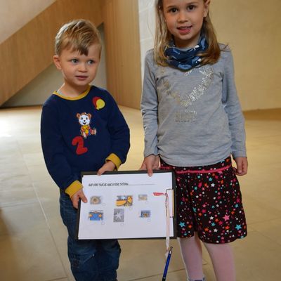 Bild vergr��ern: Simeon und Salome Konstantinidis freuten sich auf eine Entdeckungstour zu den Sternen.