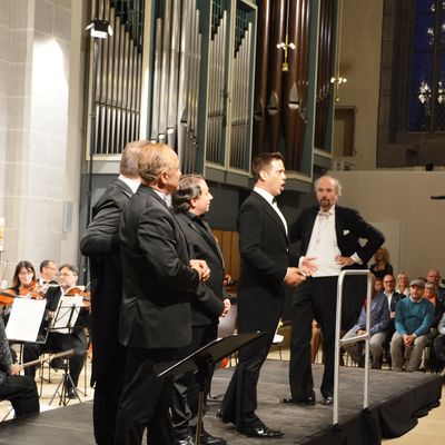 Bild vergr��ern: �O sole mio� sangen vier Ten�re stimmgewaltig als Zugabe f�r das begeisterte Publikum.