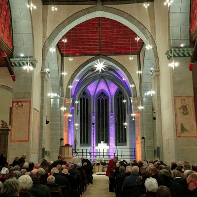 Bild vergr��ern: Die G�ste freuen sich auf einen imposanten Abend.