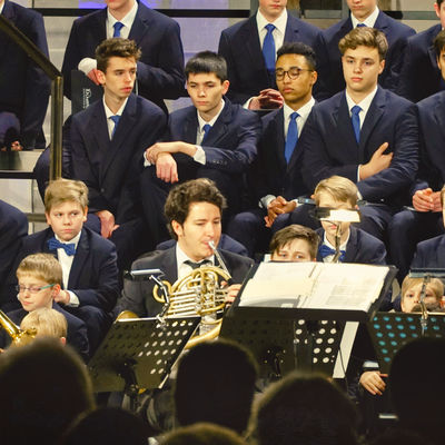 Bild vergr��ern: Das Quintett von Salaputia Brass brilliert in der Stiftskirche.