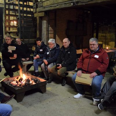 Bild vergr��ern: B�rgermeister Arnim Ro� begr��te die Anwesenden des Vernetzungstreffens sowie Moderator Martin Sch�fer vom Freiwilligenzentrum Kassel e.V. in der Alten Ziegelei.