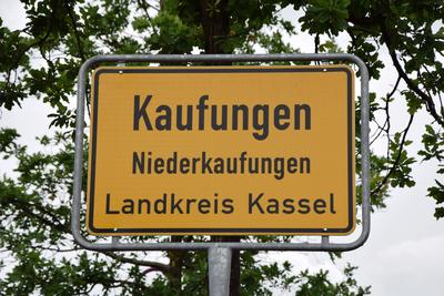Bild vergr��ern: Ortsschild Niederkaufungen