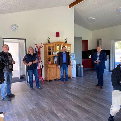 Bild vergr��ern: Alle Anwesenden waren sich einig: hier k�nnen sich Kinder und Jugendliche aus Kaufungen wohl f�hlen.