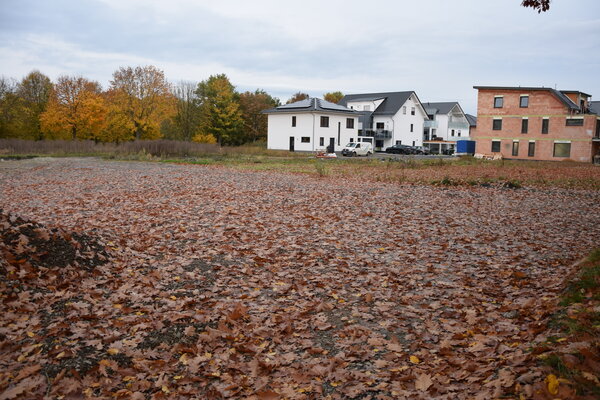 Bild vergr&ouml;&szlig;ern: Die Genossenschaft »Gemeinschaftlich Wohnen in Kaufungen« plant auf dem Alten Festplatz an der Anja-Niedringhaus-Straße drei Neubauten mit familien- und altersgerechten Wohnungen sowie einer Wohngruppe für Menschen mit Behinderung. Die Gemeinde Kaufungen