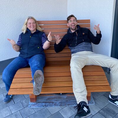 Bild vergr��ern: Die Jugendarbeiter Gerlinde N�ll und Paul Bauersfeld freuen sich auf einen tollen Sommer mit den Jugendlichen.