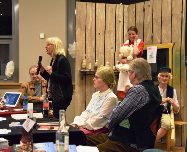 Bild vergr&ouml;&szlig;ern: Das Kaufunger Kindertheater berichtete von Auff&uuml;hrungen und Arbeitsbereichen.