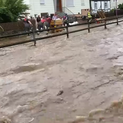 Bild vergr&ouml;&szlig;ern: Hochwasser Niederkaufungen