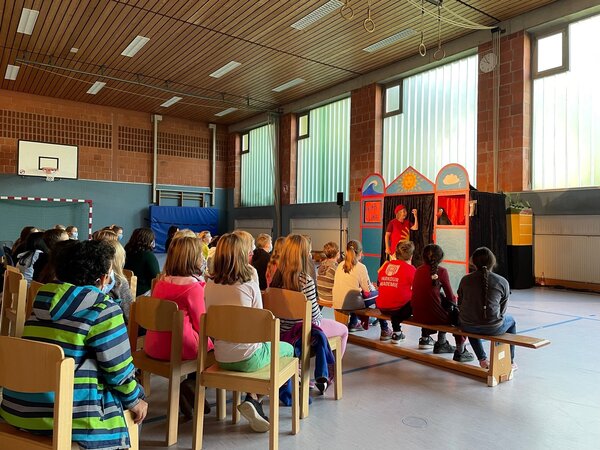 Energietheater in Kaufungen: Die Prima-Klima-Show gastierte in der Ernst-Abbe-Schule.