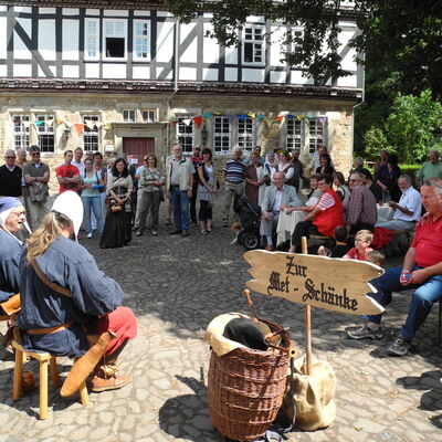 Bild vergrößern: Neben dem beliebten Steinertsee-Open-Air findet am zweiten Festwochenende, am Sonntag, den 10. Juli 2020, ein Mittelalterfest im Stiftshof statt.
