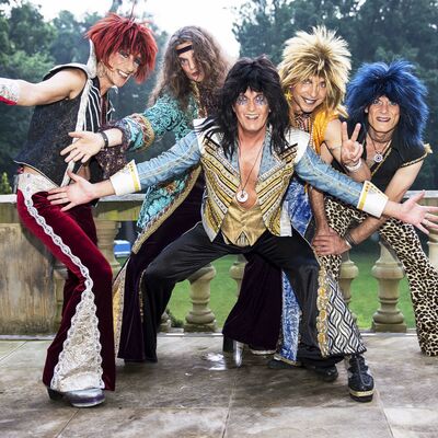 Bild vergr��ern: Am 16. Juli verwandeln dann �Sweety Glitter & The Sweathearts� den Samstagabend in eine Rocknacht mit viel Glitzer und �Tam Tam�.