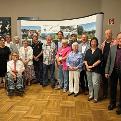 Bild vergr��ern: Gesamtbild mit den Geehrten des Parlamentarischen Abends.