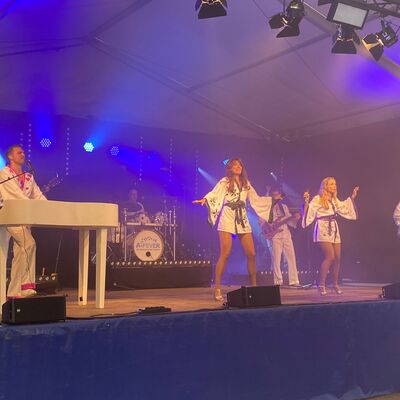 Bild vergr&ouml;&szlig;ern: Heimatfest 2022: ABBA FEVER
