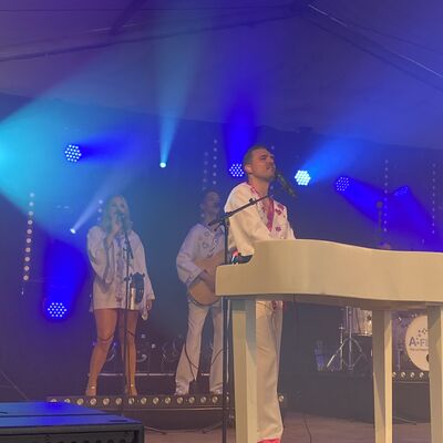 Bild vergr&ouml;&szlig;ern: Heimatfest 2022: ABBA FEVER