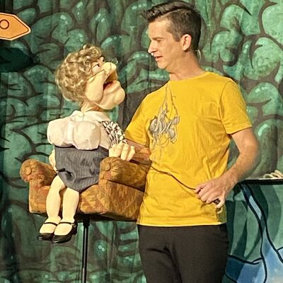 Bild vergr&ouml;&szlig;ern: Tim Becker mit Urgroßmutter Gundula Rademacher
