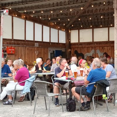 Bild vergr&ouml;&szlig;ern: Lesung Mitteltalhof