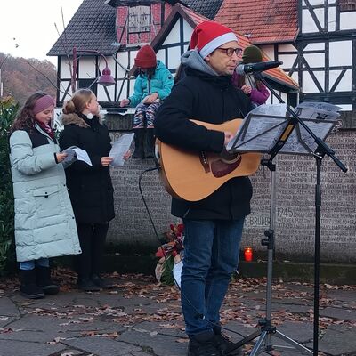 Bild vergr&ouml;&szlig;ern: Weihnachtsmarkt Niederkaufungen