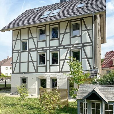 Bild vergr&ouml;&szlig;ern: Hausansicht