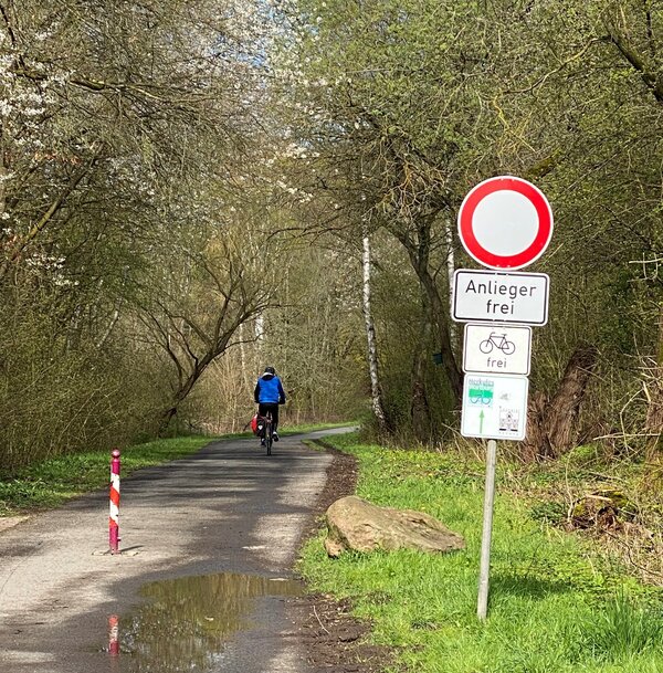 Bild vergr&ouml;&szlig;ern: Schild Am Weinberg