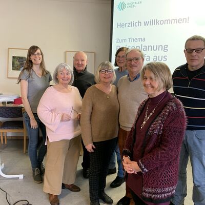 Bild vergr��ern: Ob Digitale Engel oder Smartphone-Kurse: Die F�rderung der Medienkompetenz �lterer Menschen stellt einen Schwerpunkt der Angebote in der Begegnungsst�tte dar.