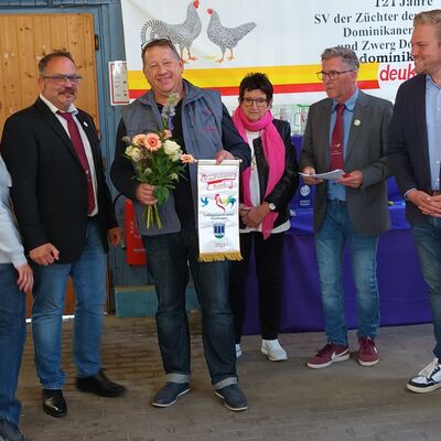 Bild vergr��ern: Dirk Schneider GVZ Kaufungen, Preistr�ger Volker Pategewsky 