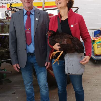 Bild vergr��ern: Frank Benedict GVZ Kaufungen mit Vereinsmeisterin Tiana Goebel 