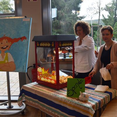 Bild vergr��ern: Zur St�rkung gab es Popcorn.