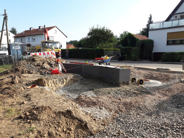 Bild vergr&ouml;&szlig;ern: Im Bereich der Losse wird im Unteren Struthweg kräftig gebaut.