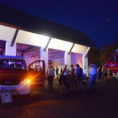 Bild vergr��ern: Abends erstrahlte das Gel�nde in bunten Farben.