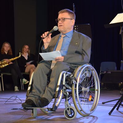 Bild vergr��ern: Als Vorsitzender der Gemeindevertretung ist Karl Hellmich, neben den Sitzungsterminen, auch immer bei diversen Veranstaltungen pr�sent. Hier zum Beispiel beim gemeindlichen Jahresempfang 2018 im B�rgerhaus.