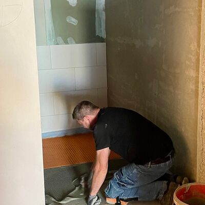 Bild vergr��ern: Bis Ende Juni werden diese Fliesenarbeiten abgeschlossen sein.