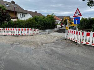 Bild vergr��ern: Die grundhafte Erneuerung der Pestalozzistra�e ist bald abgeschlossen. Vom 26. Juni (ab 7 Uhr) bis zum 28. Juni (15 Uhr) finden letzte Asphaltarbeiten bis in den Einm�ndungsbereich zur S�hrestra�e statt.