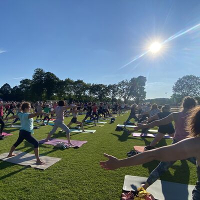Bild vergr&ouml;&szlig;ern: Yogasommer