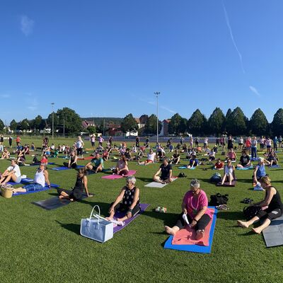 Bild vergr&ouml;&szlig;ern: Auftakt Kaufunger Yogasommer 2024