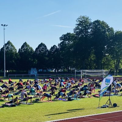 Bild vergr&ouml;&szlig;ern: Auftakt Kaufunger Yogasommer 2024