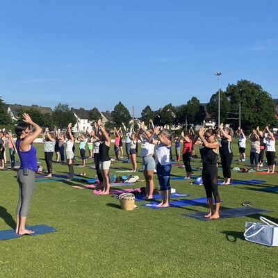 Bild vergr&ouml;&szlig;ern: Auftakt Kaufunger Yogasommer 2024