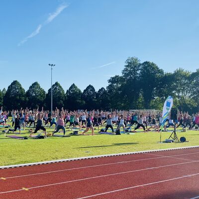 Bild vergr&ouml;&szlig;ern: Auftakt Kaufunger Yogasommer 2024