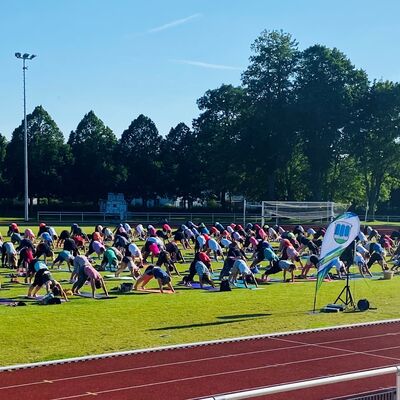 Bild vergr&ouml;&szlig;ern: Auftakt Kaufunger Yogasommer 2024