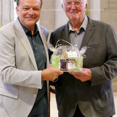 Bild vergr&ouml;&szlig;ern: Günter Lesemann hat über Jahrzehnte viele Interessierte durch die historischen Ortskerne Kaufungens sowie die Stiftskirche geführt. Foto: Thomas Meth