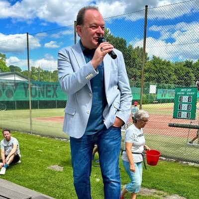 Bild vergr&ouml;&szlig;ern: Bürgermeister Arnim Roß betonte in seiner Ansprache die positive Entwicklung des Vereins.