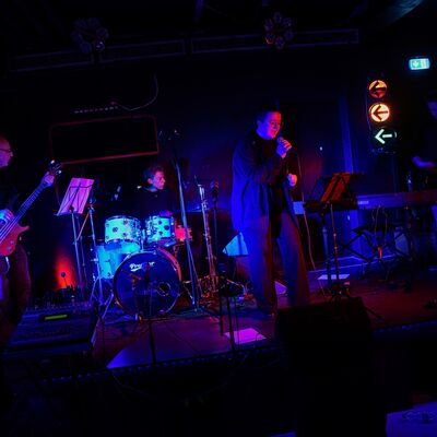 Bild vergr��ern:  �Generator� mit Uli Grosse als Ersatz am Bass.