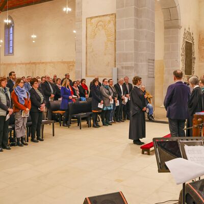 Bild vergr��ern: Anschlie�end wurde die neue Inhaberin der Dekansstelle gesegnet.