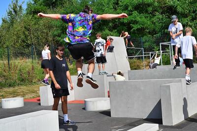Bild vergr��ern: Es ist soweit - die Parkour-Anlage ist nach erfolgreicher Beseitigung der Sch�den wieder ge�ffnet.
