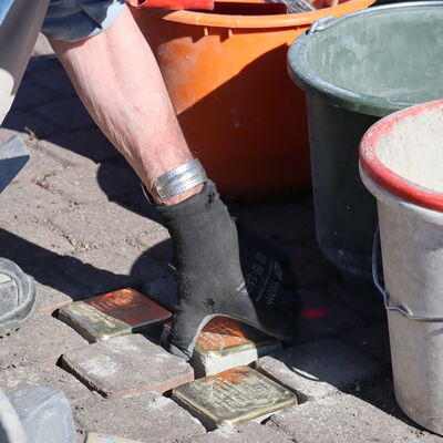 Bild vergr&ouml;&szlig;ern: Stolpersteinverlegung 2025