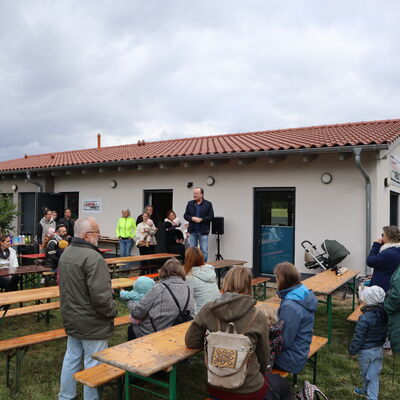 Bild vergr&ouml;&szlig;ern: Willkommensfest und Baumpflanzaktion f&uuml;r Geburtenjahrgang 2025