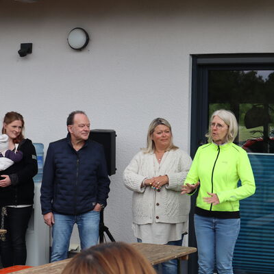 Bild vergr&ouml;&szlig;ern: Willkommensfest und Baumpflanzaktion f&uuml;r Geburtenjahrgang 2025