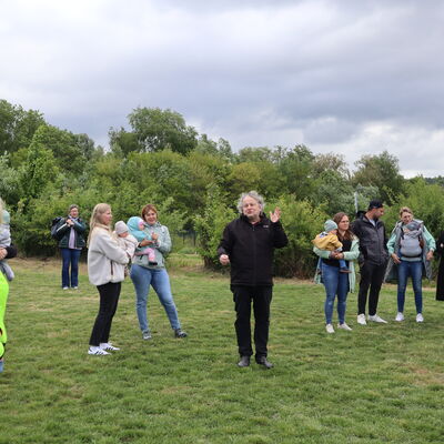 Bild vergr&ouml;&szlig;ern: Willkommensfest und Baumpflanzaktion f&uuml;r Geburtenjahrgang 2025