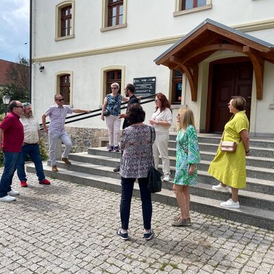 Bild vergr��ern: Auch ein Programm im Infozentrum des UNESCO Global Geoparks �Land der erloschenen Vulkane� stand auf dem Besuchsprogramm.